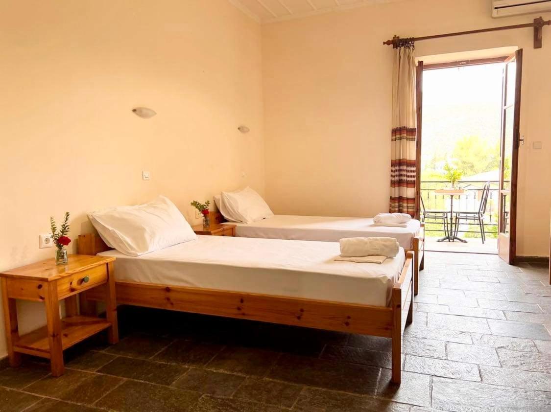 Kastro Aggeliki Apartamento Kardamyli Exterior foto